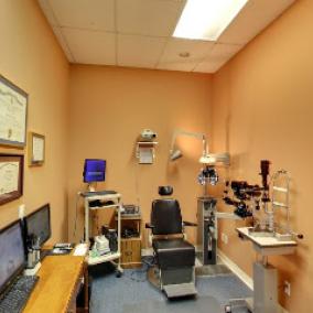 Geneva Optometric Associates photo