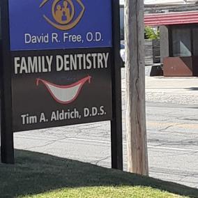 Dr Phillip A. Gelwick, OD photo
