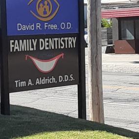 Dr Phillip A. Gelwick, OD photo