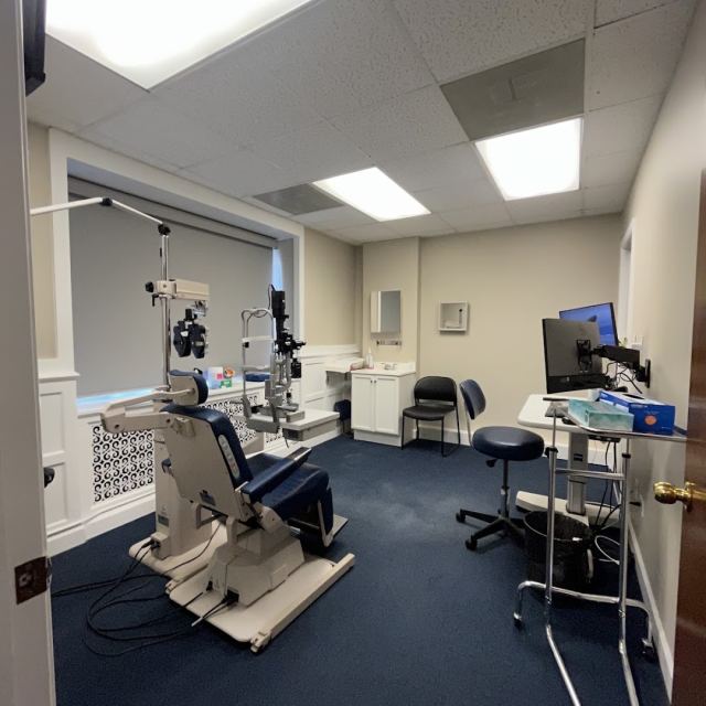Illinois Eye Institute: Dougherty Jeanne T photo