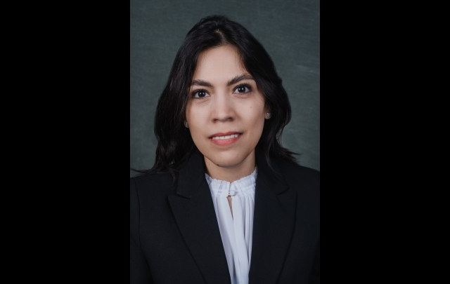 Mariana Flores, MD photo