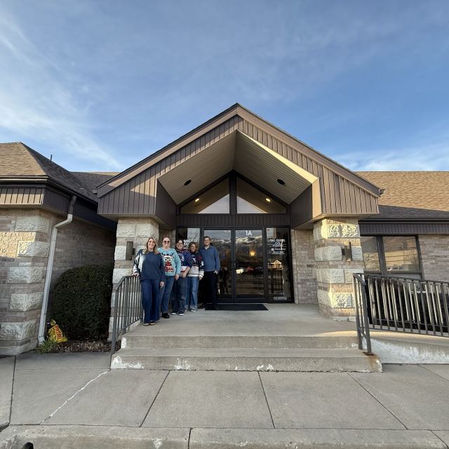Taylor Linton photo