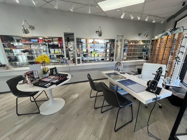Vision Eyecare Center: Caceres Edgar R MD photo