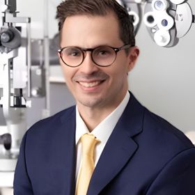 Andrew Benedict photo