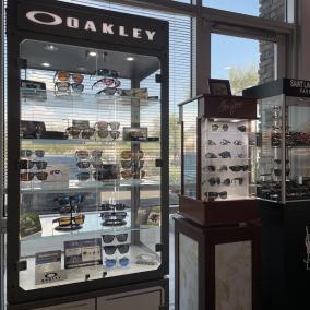 Arizona Eye Specialists: Brooks Marc MD photo