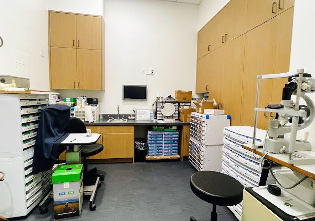 Dr. Janice Fong, Optometrists photo