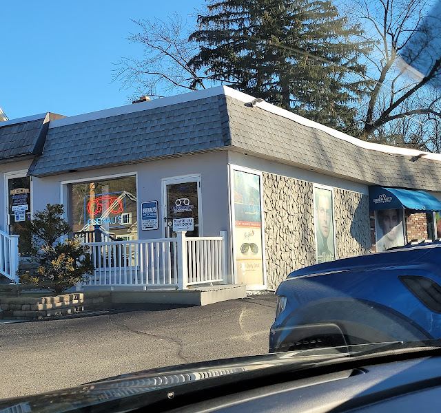 Buenau’s Opticians, Inc. photo