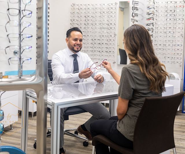Dr. Sidney Weiss, M.D, Ophthalmologist photo