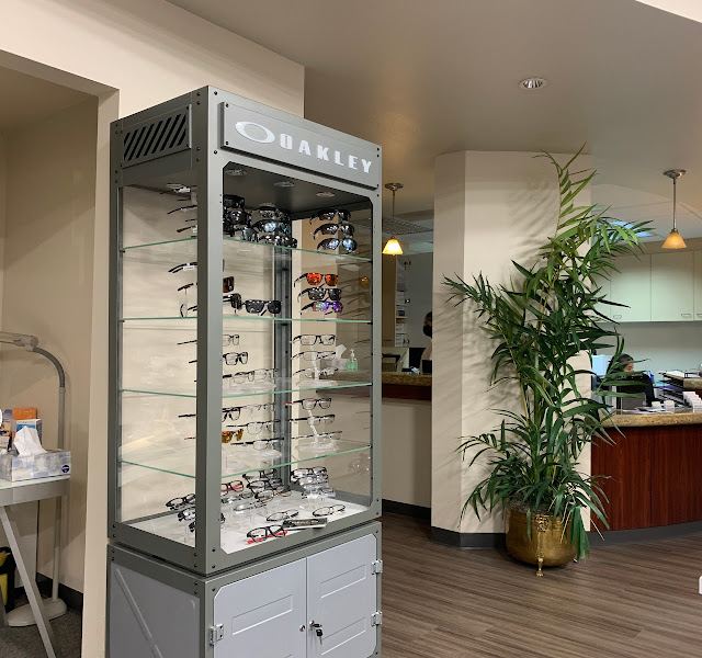 Daniel & Davis Optometry photo