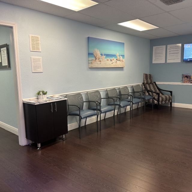 Miami Eye & Retina clinic - Dr Daniel Gologorsky, MD photo