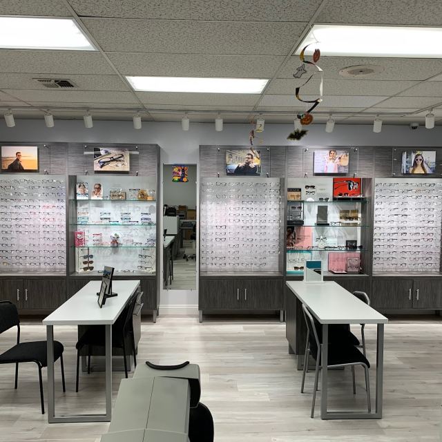 Optometrist photo